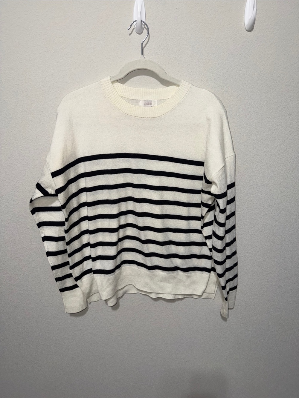 Striped Crewneck Sweater - Cream & Black AU26B